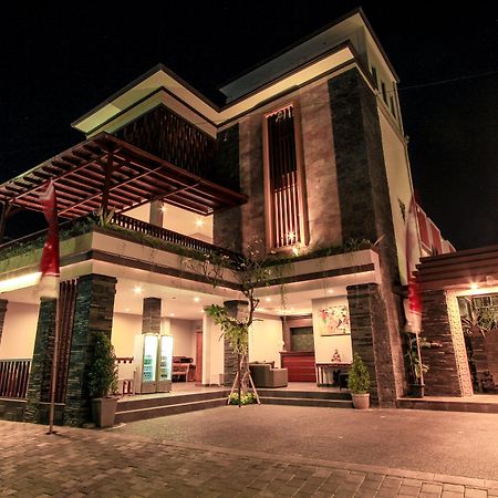 特兰瑟拉卡米尼勒吉安酒店 外观 照片