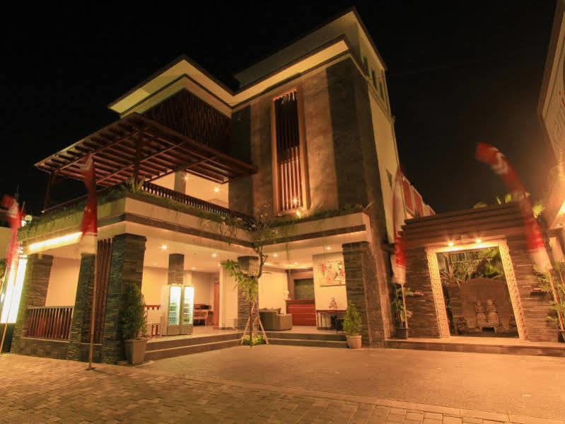 特兰瑟拉卡米尼勒吉安酒店 外观 照片